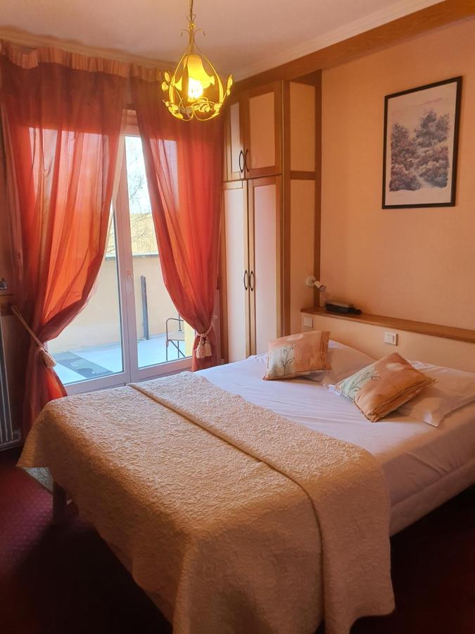 Hotel L'Oree Des Roches Saales Exterior photo